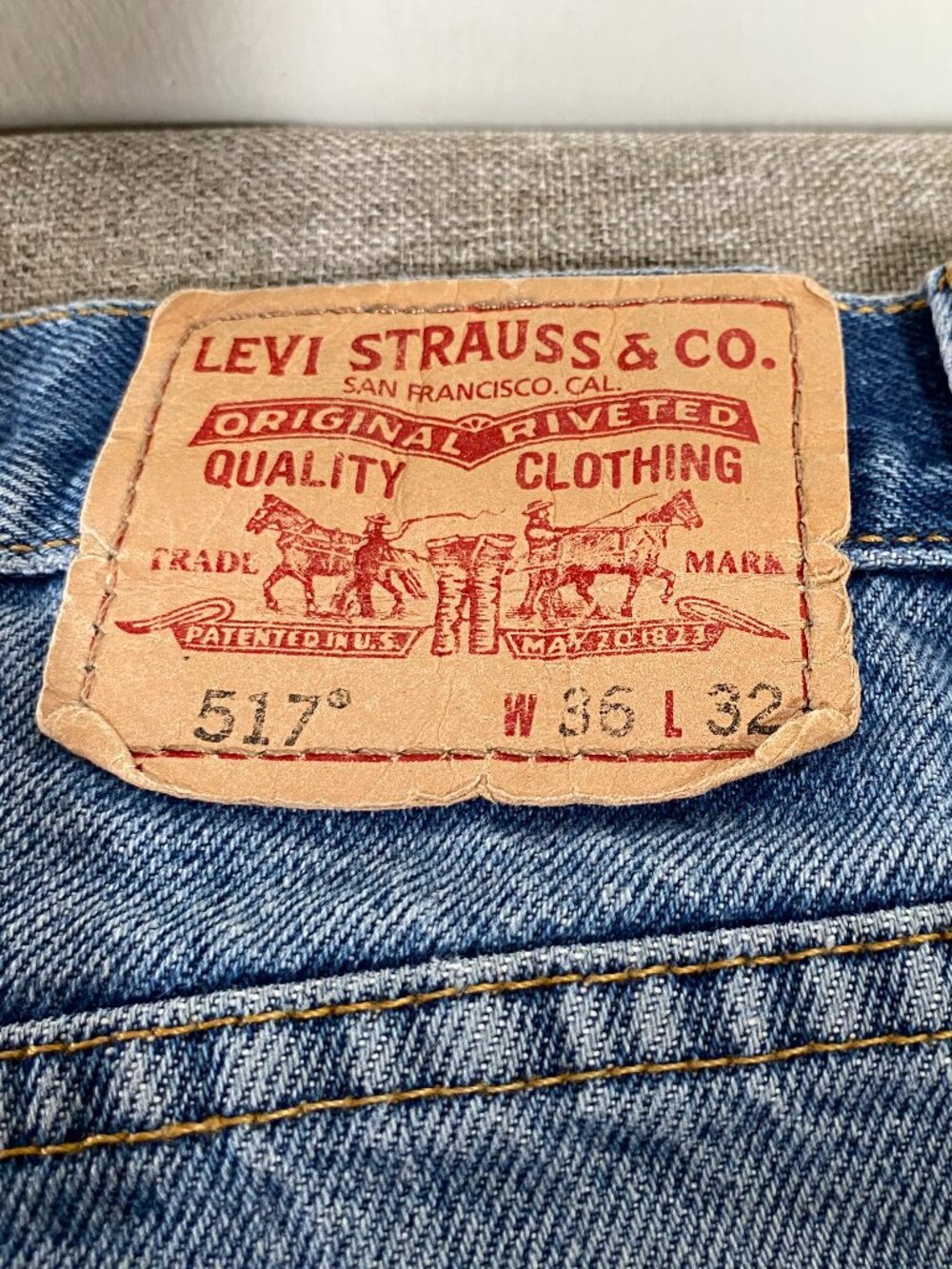 Vintage Levi's 517 Bootcut Denim Jeans Men's 36 x 32 Mid Rise Blue Distressed - Picture 6 of 15